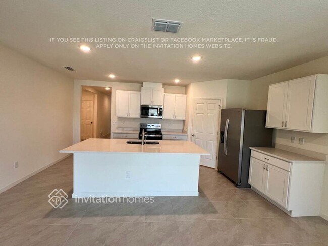 Building Photo - 546 SW Prima Vista Blvd