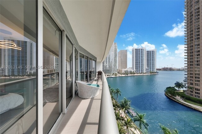 Building Photo - 465 Brickell Ave