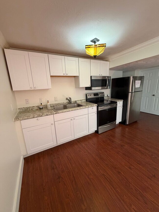 Foto del edificio - 8244 Birch Water Ln
