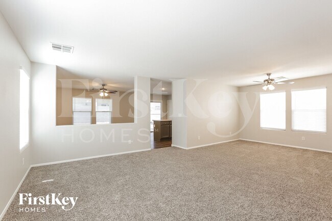 Foto del edificio - 9511 Golden Scots Ct