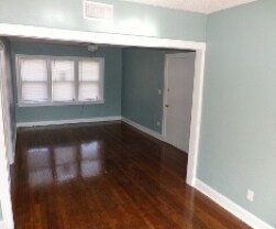 Interior - 905 E 28th St