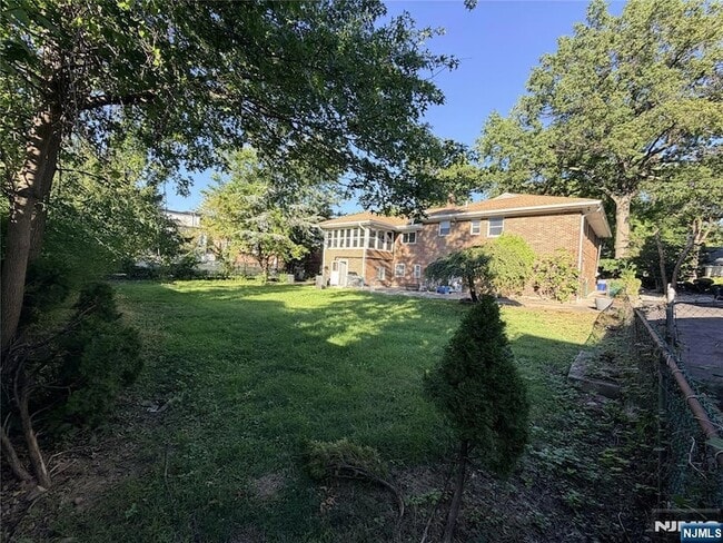 Building Photo - 1069 Palisade Ave