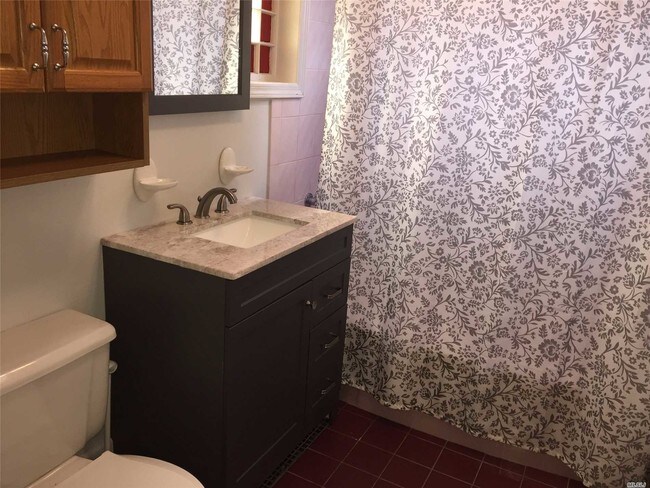 Foto del edificio - 373 Sea Cliff Ave