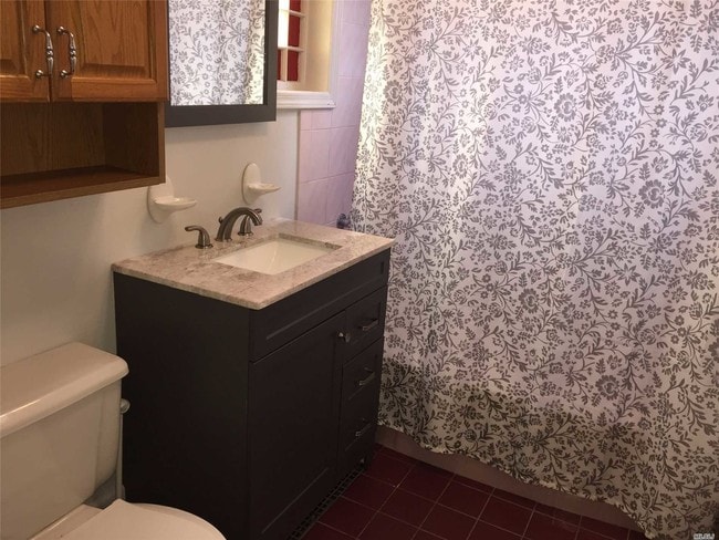 Building Photo - 373 Sea Cliff Ave