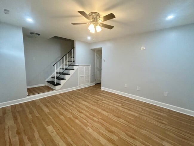 Foto del edificio - 6466 Mt Vernon Ln