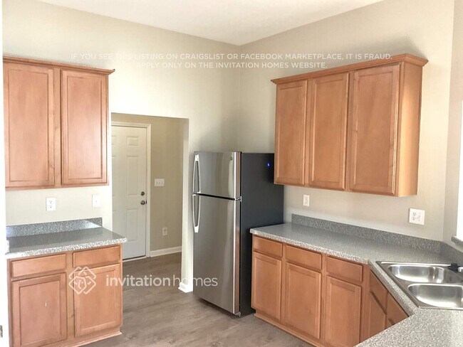 Building Photo - 502 Whitney Way