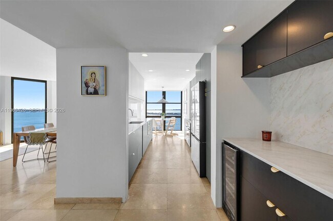 Foto del edificio - 1915 Brickell Ave