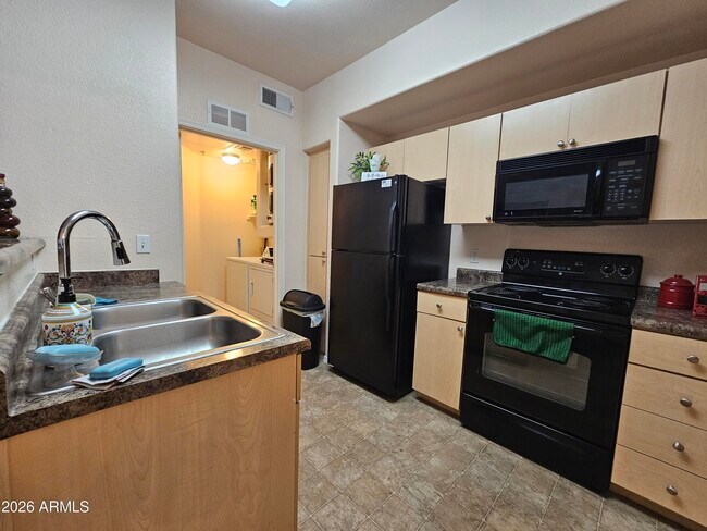 Foto del edificio - 18416 N Cave Creek Rd