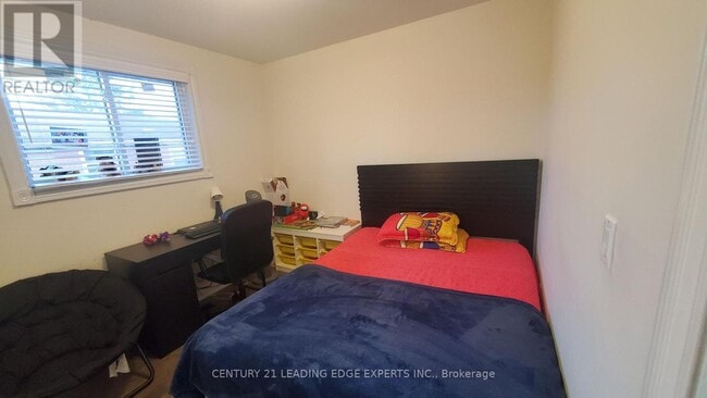 Photo du bâtiment - 100 Clements Rd E
