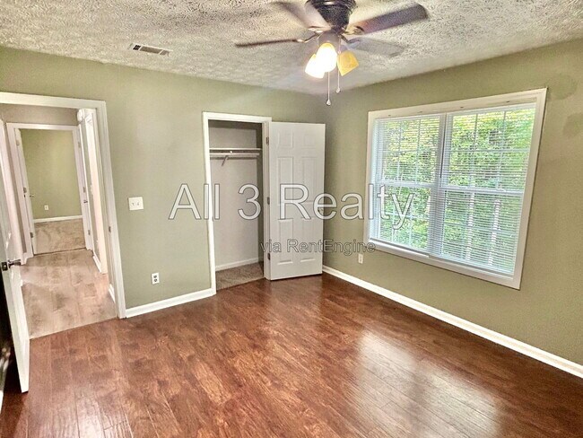 Foto del edificio - 5771 Rock Rd