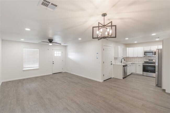 Foto del edificio - 531 Parkhill Cir