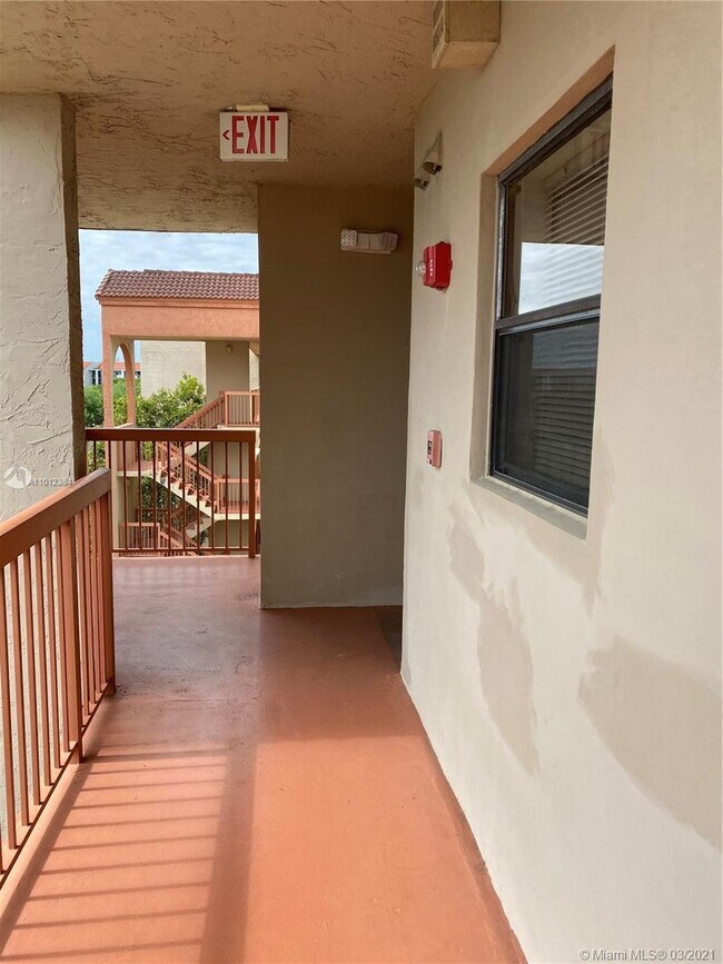 Foto del edificio - 10255 NW 9th St Cir