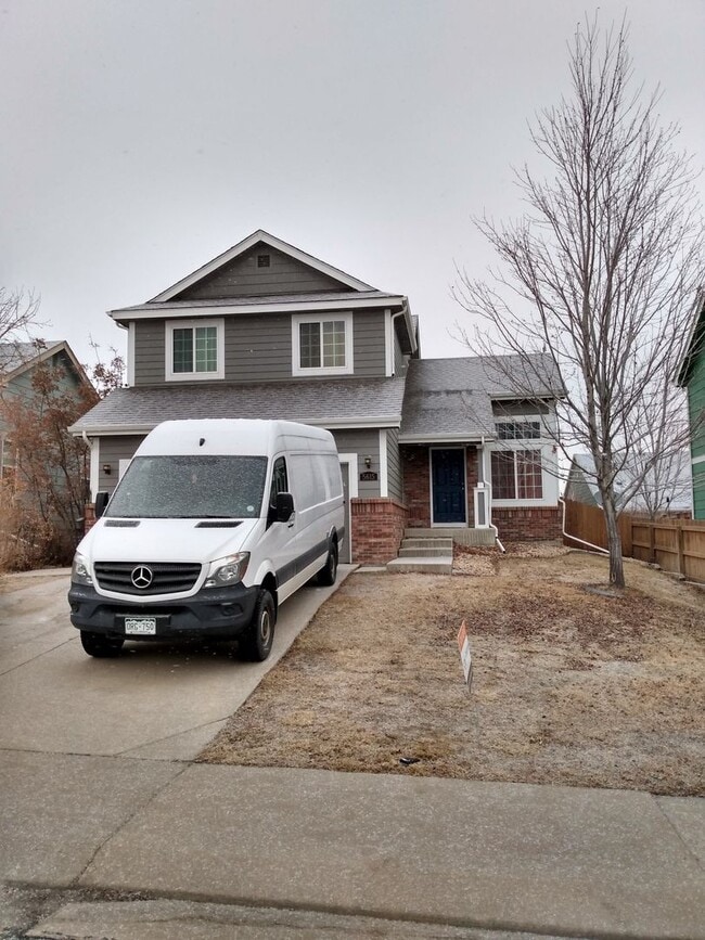 Building Photo - SOUTH FACING 3 BEDROOM/2.5 BATH HOME IN SW...
