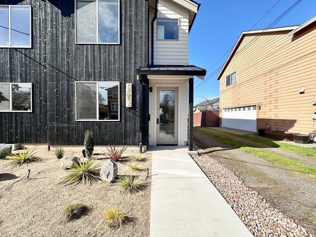 Photo - New Construction Modern Japandi-inspired Style Home 2 Bed 2.5 Bath!