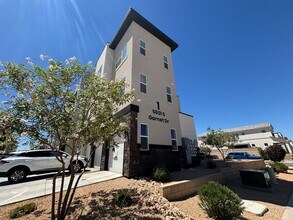Building Photo - 5801 S Garnet Dr