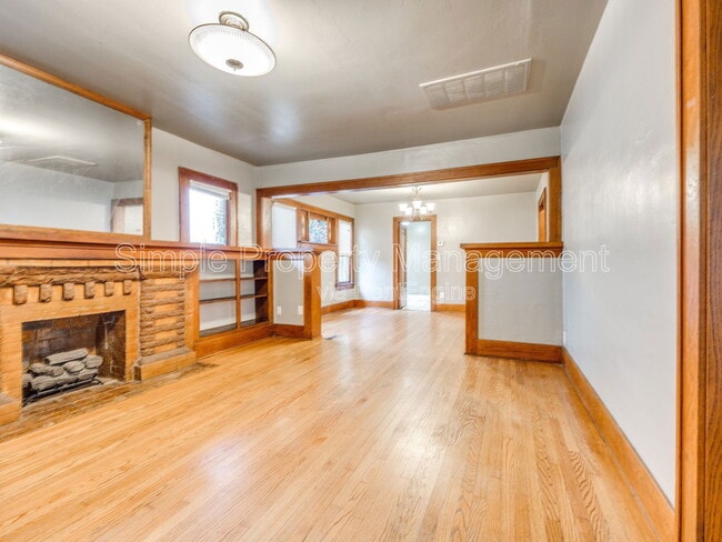 Building Photo - 1817 W Park Pl