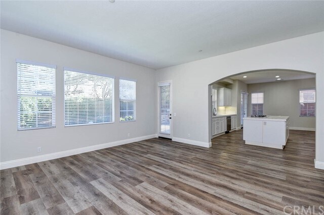 Foto del edificio - 48 Langford Ln