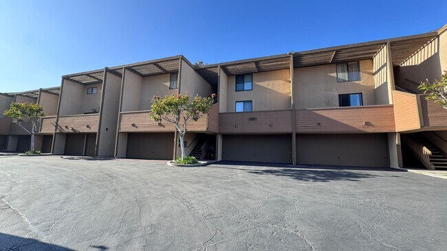 Foto del edificio - 1 bd with garage