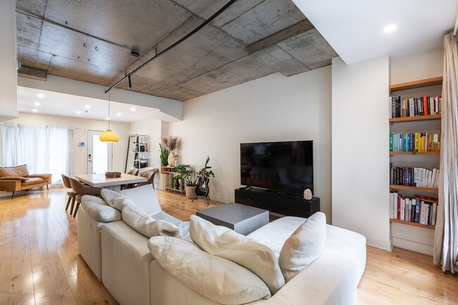 Building Photo - 70 Rue Saint-Ferdinand