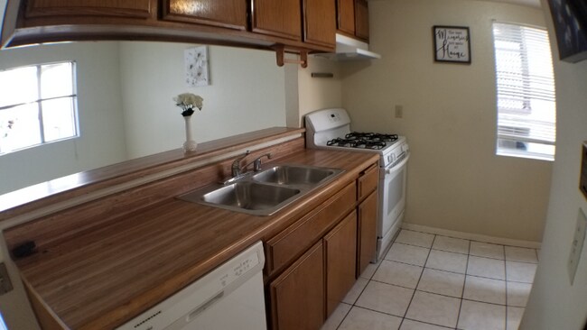 Foto del edificio - 4446 W 136th St