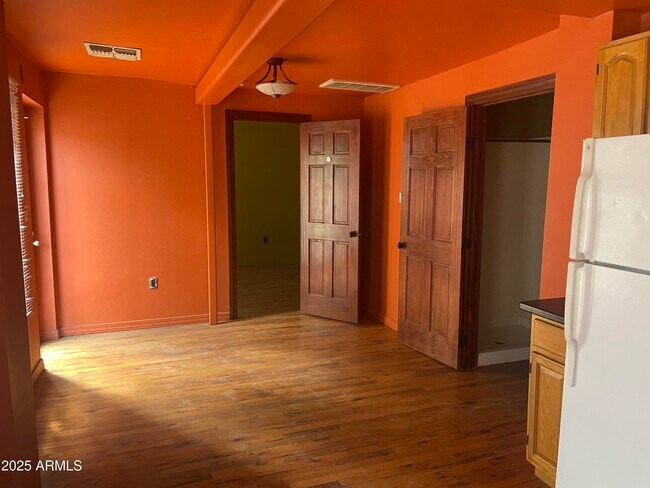 Foto del edificio - 1214 W Roosevelt St