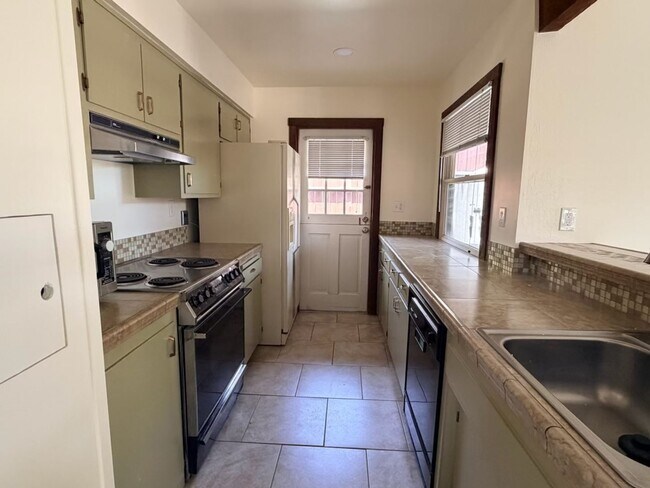 Foto del edificio - 3 Bed, 2 Bath Condo in Bear Valley READY NOW!
