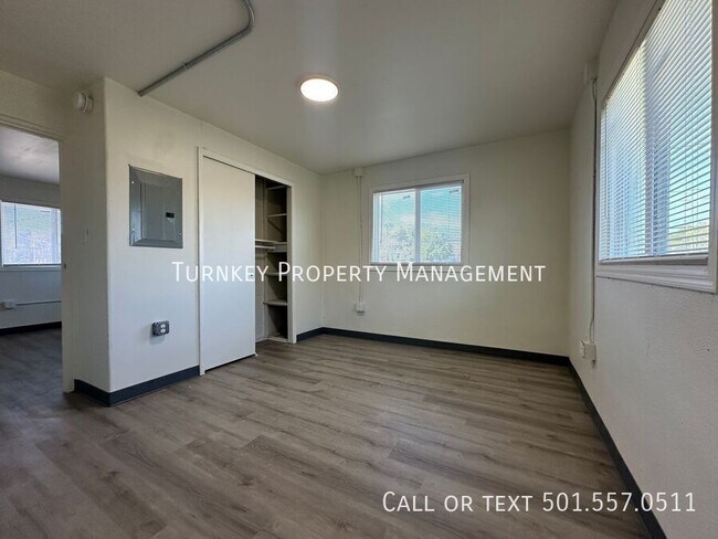 Foto del edificio - 904 W 25th St