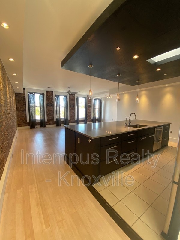 Foto del edificio - 106 W Summit Hill Dr SW