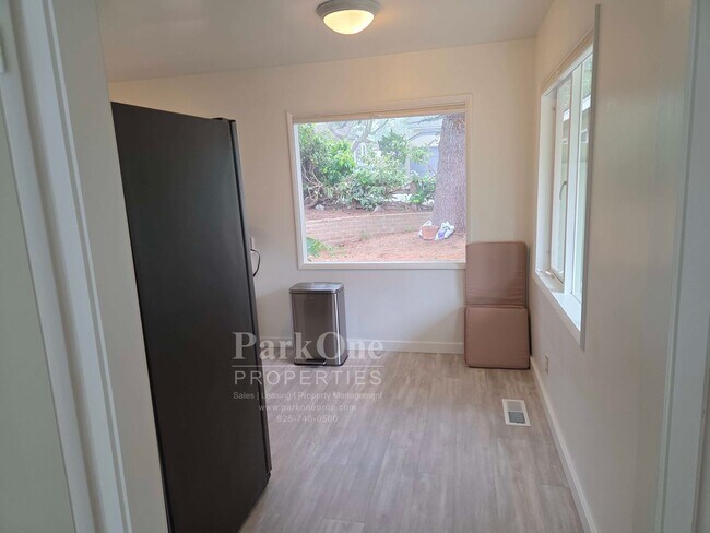 Foto del edificio - Super Cute Carmel Home Available for Long ...