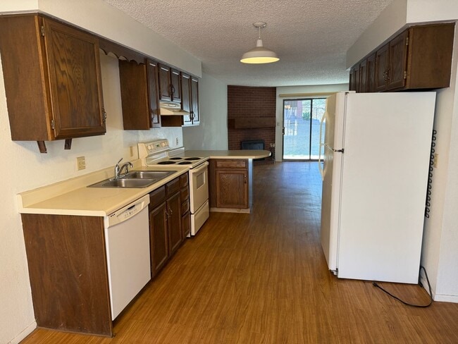 Foto del edificio - 2932 Holly Ave