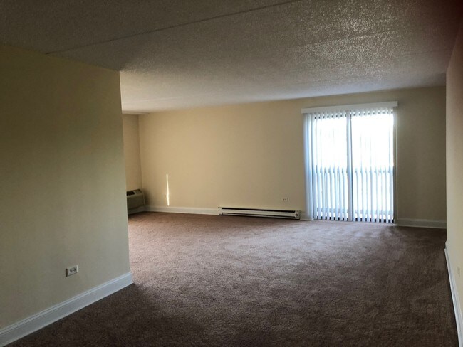 Foto del edificio - 1600 Wedgewood Dr