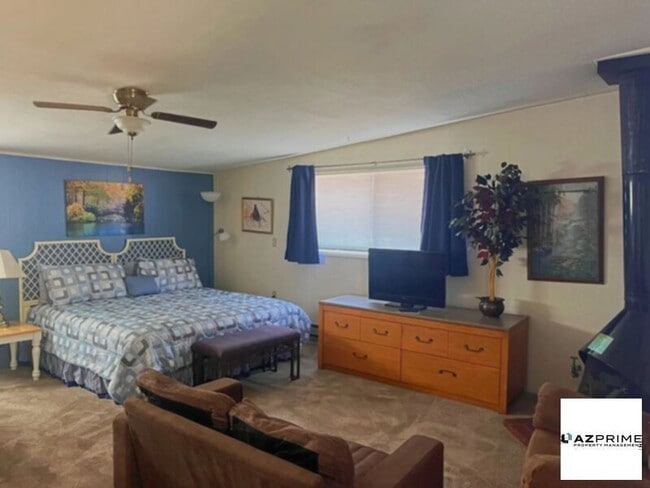 Building Photo - 376 Cedar St