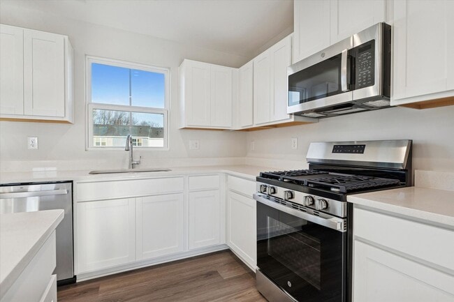 Building Photo - Brand-New Ryan Homes End Unit Townhome – Be the First to Move In!