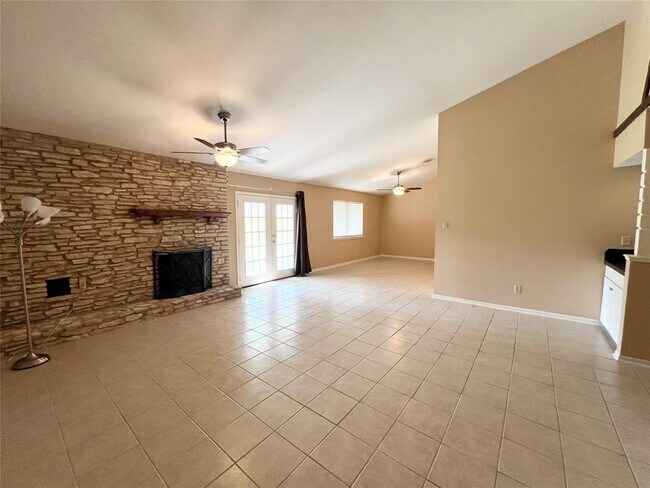 Building Photo - 10530 Sagebluff Dr