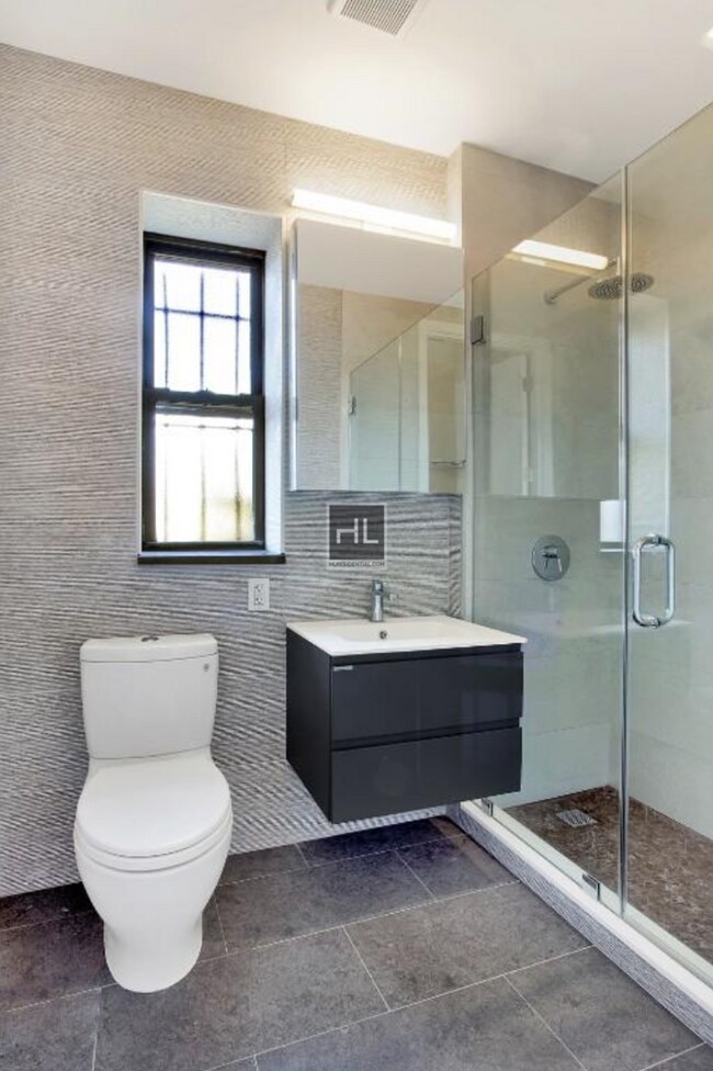 Foto del edificio - 1 BEDROOM | LOWER EAST SIDE | NO BROKER FEE