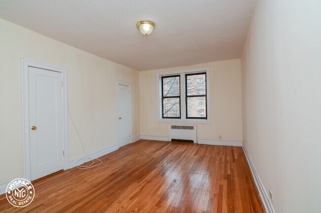 Building Photo - 822 Ocean Ave
