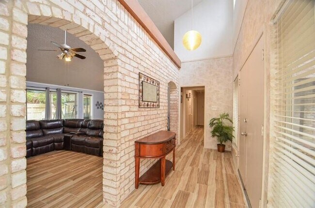 Foto del edificio - 3514 W Creek Club Dr
