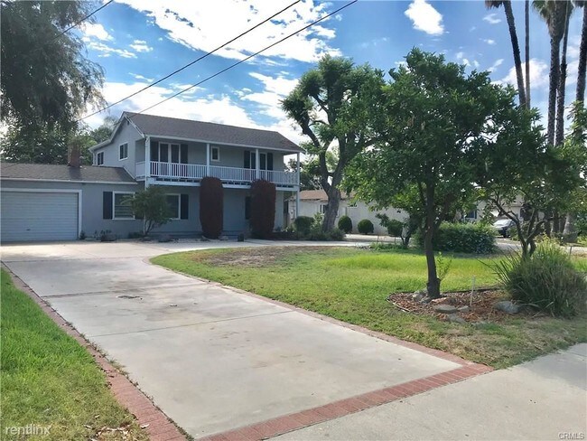 Building Photo - 3 br, 2 bath House - 2630 S 10th Ave