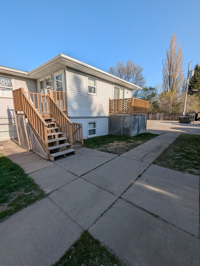 Building Photo - 1103 Campbell Dr