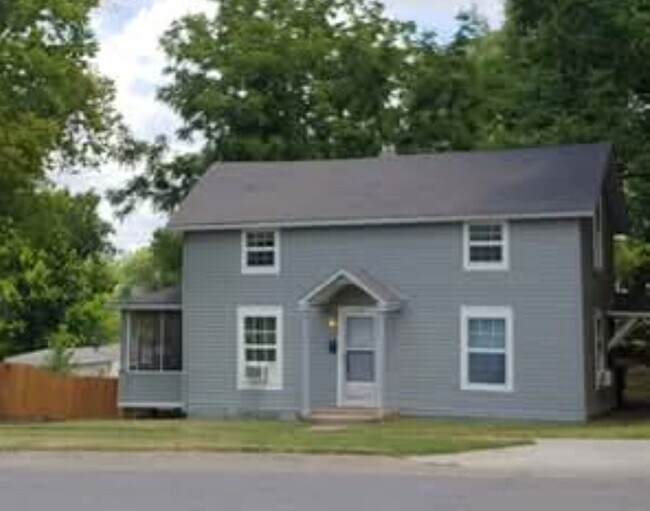 Street view - 109 E North St