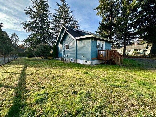 Foto del edificio - 2728 Cedarwood Ave