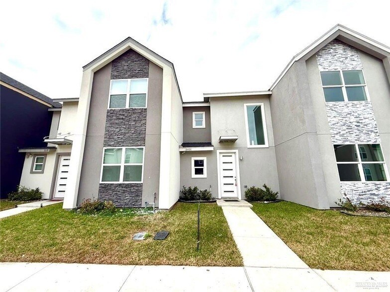 Primary Photo - 5401 N Crown Point