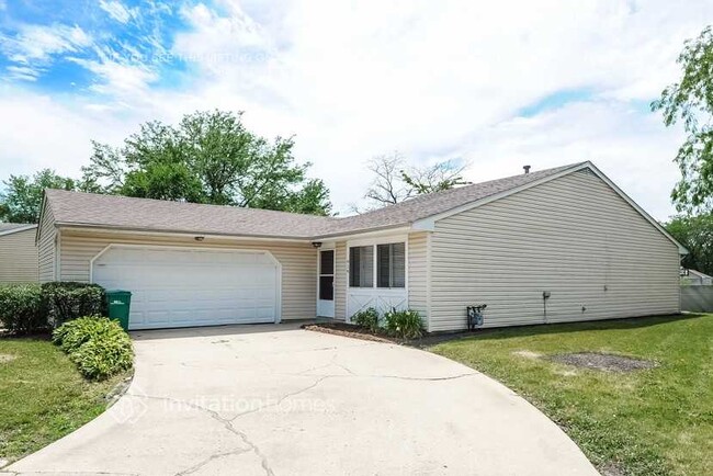 Building Photo - 919 Surrey Ct