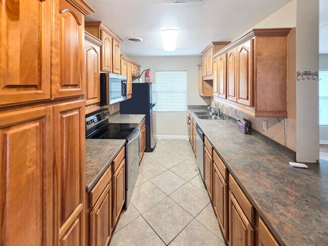Foto del edificio - 5117 Lake Howell Rd