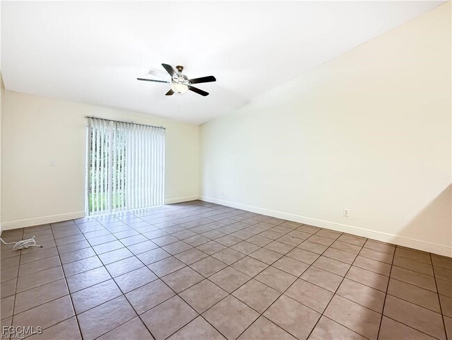 Foto del edificio - 709 W 12th St