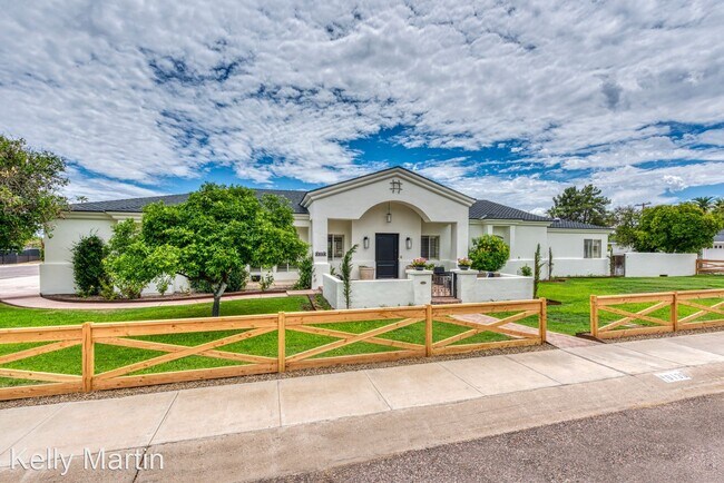 Foto del edificio - 4 br, 5 bath House - 6139 E Calle Del Sud Dr