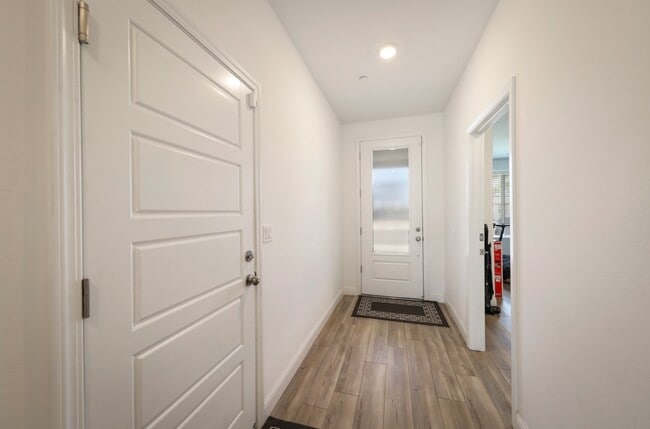 Building Photo - 6811 Walkers Gln Ln