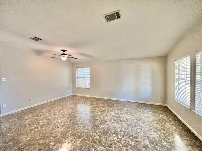 Building Photo - 2204 Ada Ln