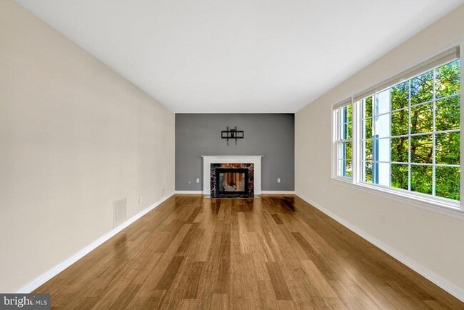 Foto del edificio - 6805 Reynard Dr