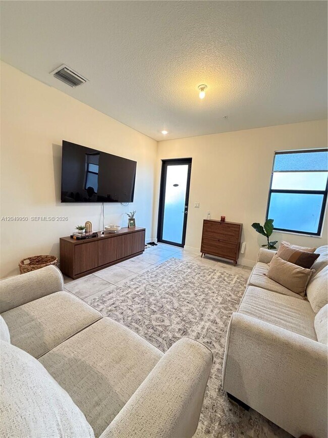 Foto del edificio - 8195 NW 104th Ave